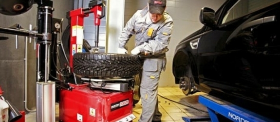 Шиномонтаж ЧПУП Техношинсервис фото
