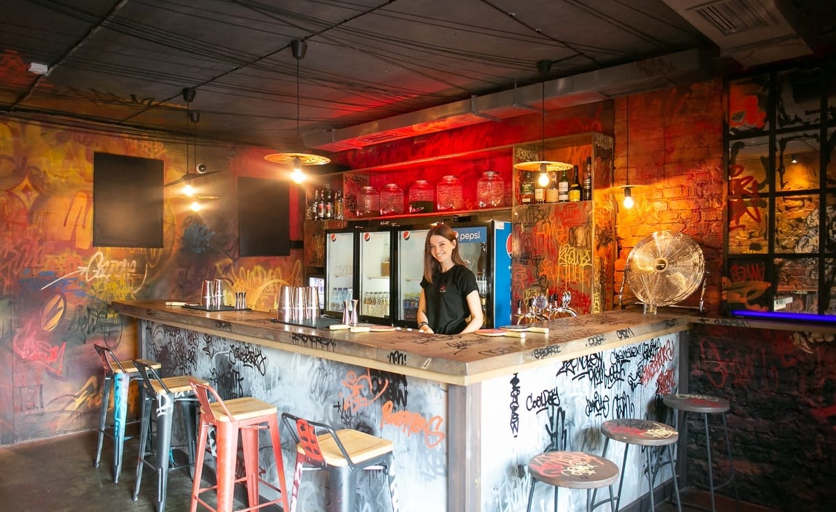 Ура, на Октябрьской открылся новый пати-бар!